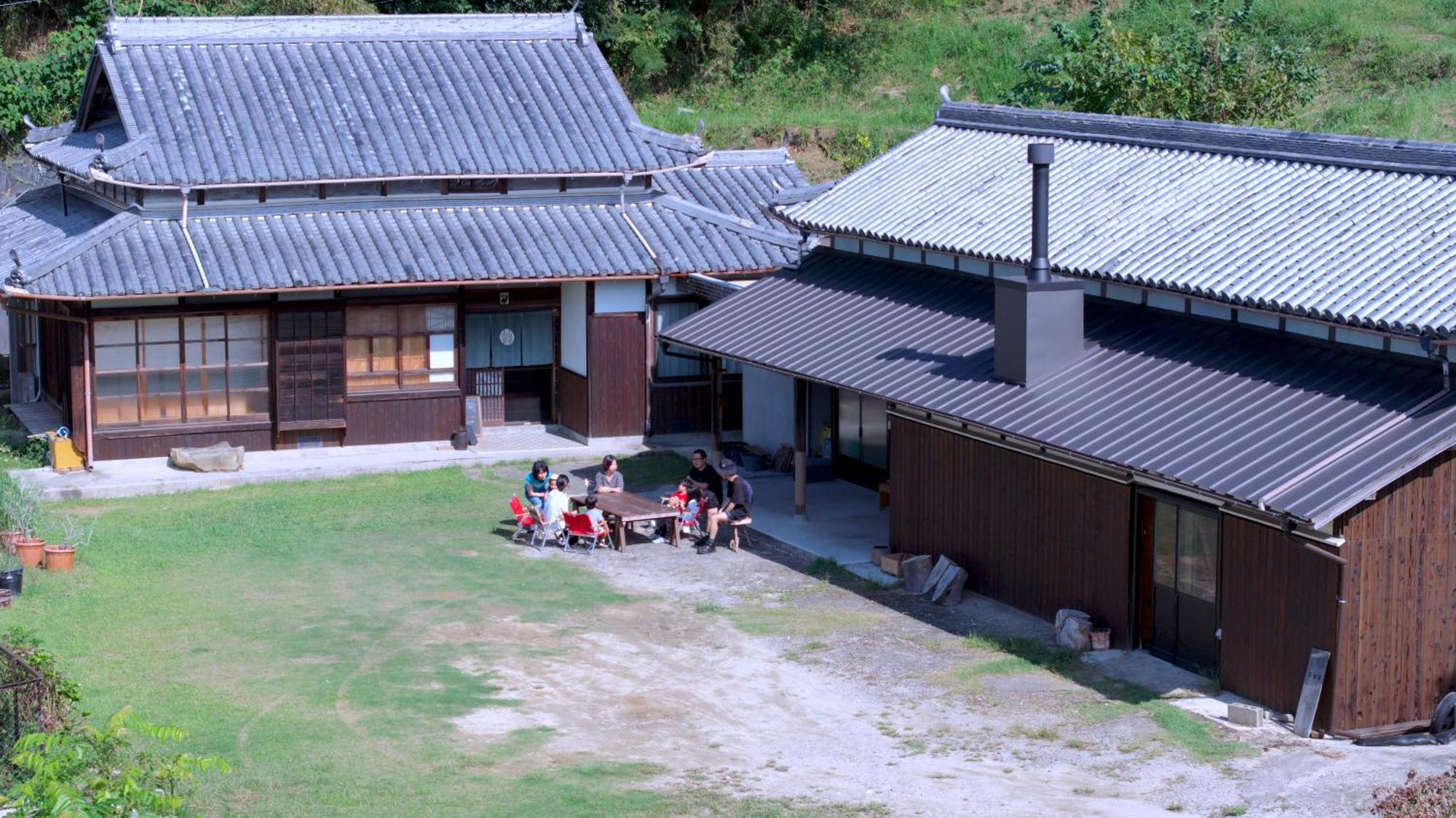 猫と図書館のある宿 草地家 Kusachike Minamiawaji Buitenkant foto