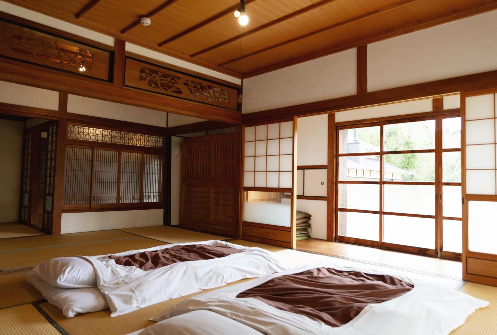 猫と図書館のある宿 草地家 Kusachike Minamiawaji Buitenkant foto