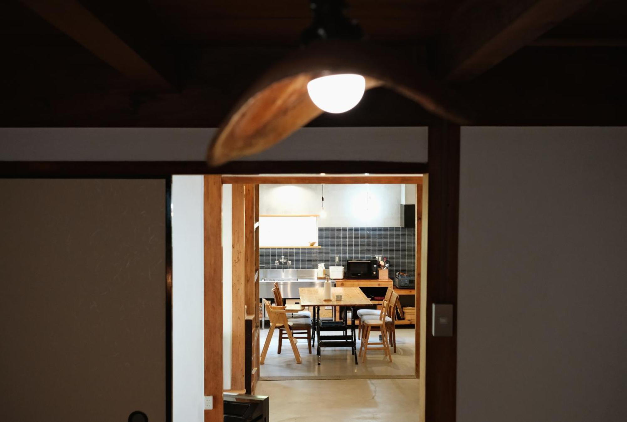 猫と図書館のある宿 草地家 Kusachike Minamiawaji Buitenkant foto