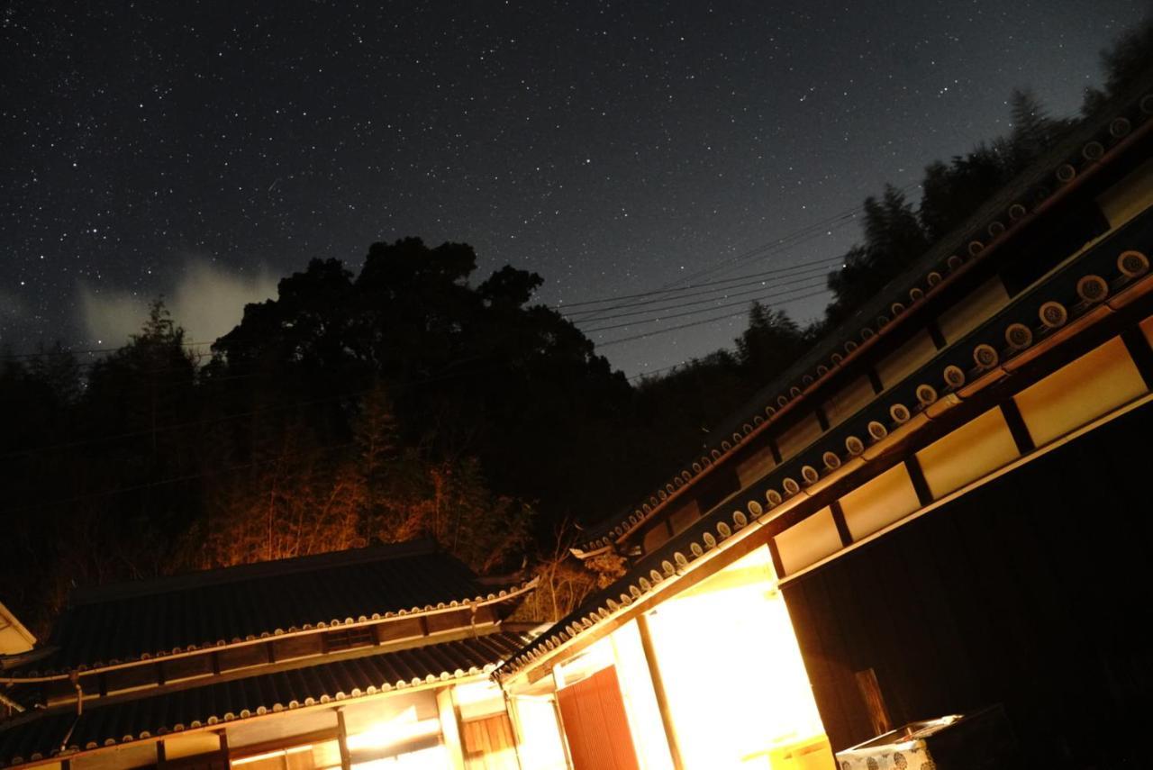 猫と図書館のある宿 草地家 Kusachike Minamiawaji Buitenkant foto